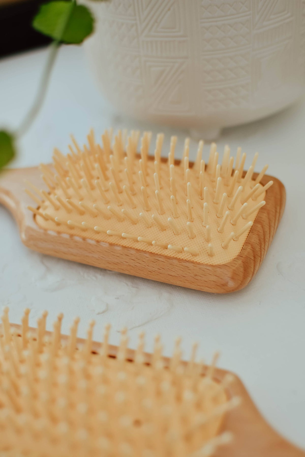 Bamboo straight tip pin hairbrush